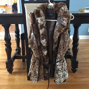 Faux fur vest damselle brand size medium